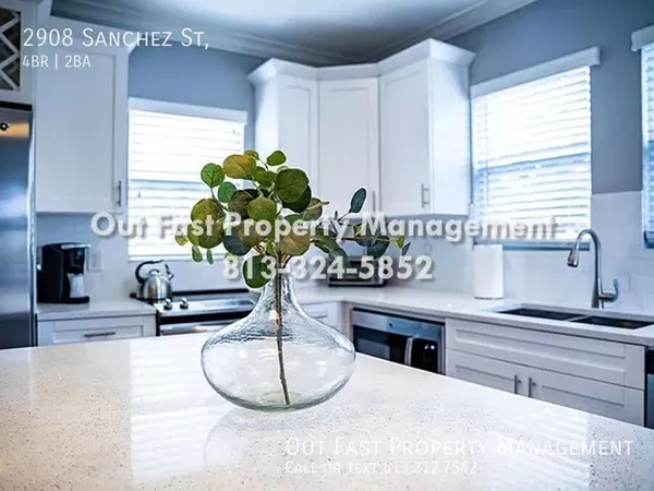 4 bedrooms apartment for rent in College Hill - East Tampa, Tampa