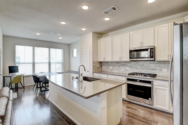 3 bedrooms apartment for rent in Woodlake/ Briar Meadow - West Houston, Houston