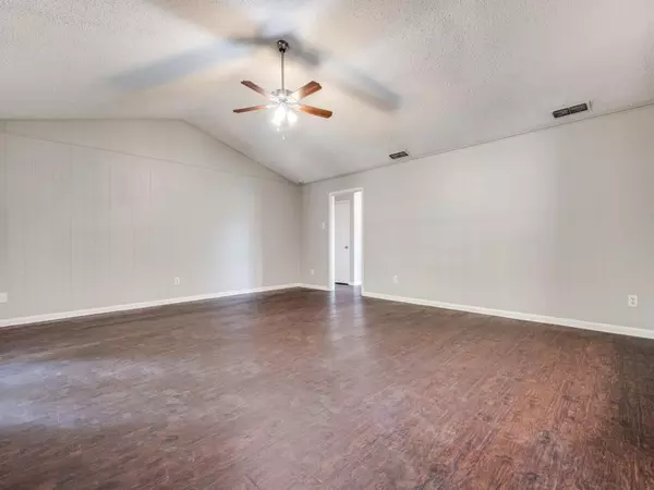 3 bedrooms apartment for rent in Wolf Creek - Sw Dallas, Dallas