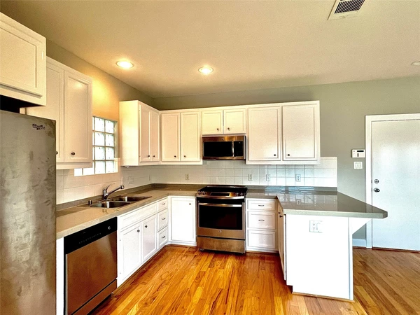 3 bedrooms apartment for rent in Willowbend - Sw Houston, Houston