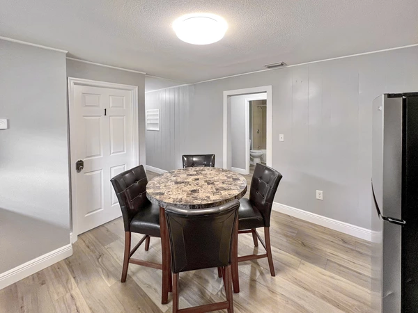 Coliving in Live Oaks Square - East Tampa, Tampa