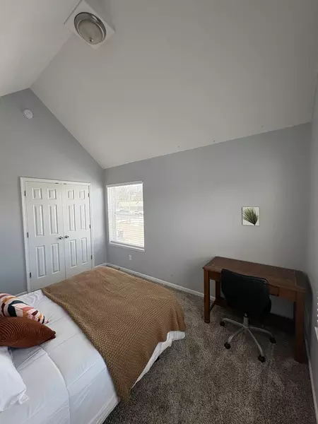 Coliving in Red Bridge - KCMO, Kansas City