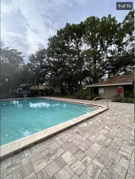 Coliving in Town 'n' Country - West Tampa, Tampa