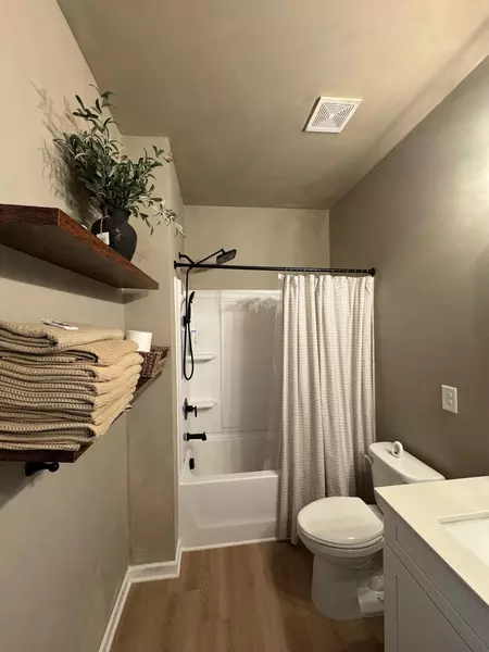 Coliving in Eastway - East Charlotte, Charlotte