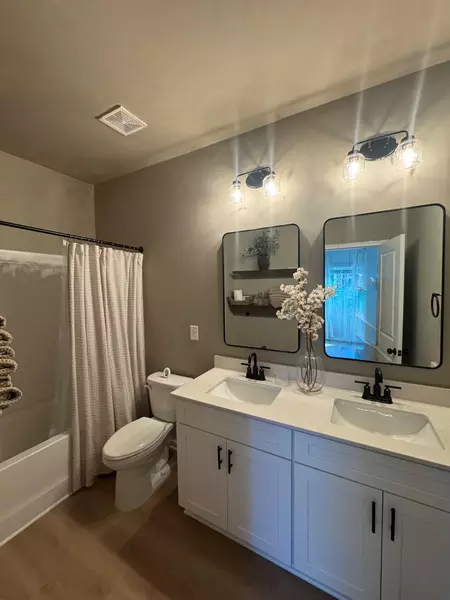 Coliving in Eastway - East Charlotte, Charlotte