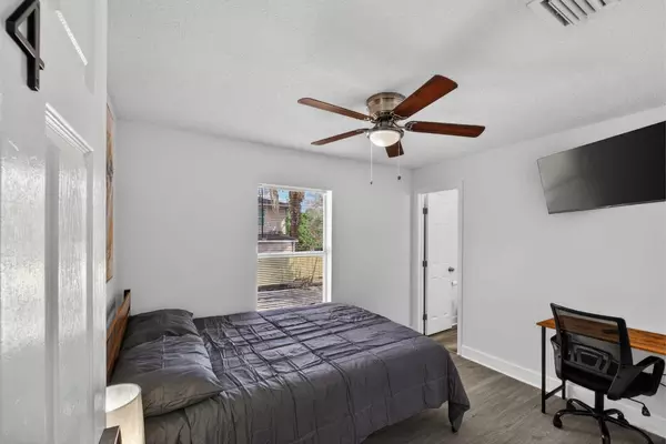 Coliving in Live Oaks Square - East Tampa, Tampa