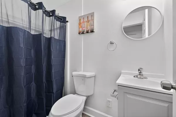 Coliving in Live Oaks Square - East Tampa, Tampa