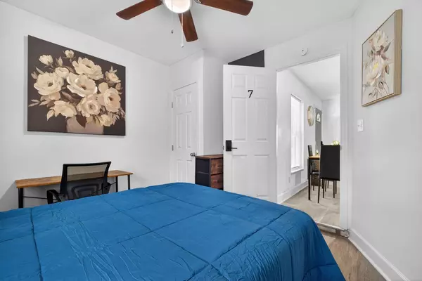 Coliving in Live Oaks Square - East Tampa, Tampa