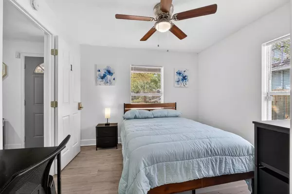 Coliving in Live Oaks Square - East Tampa, Tampa