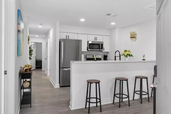 Coliving in Live Oaks Square - East Tampa, Tampa
