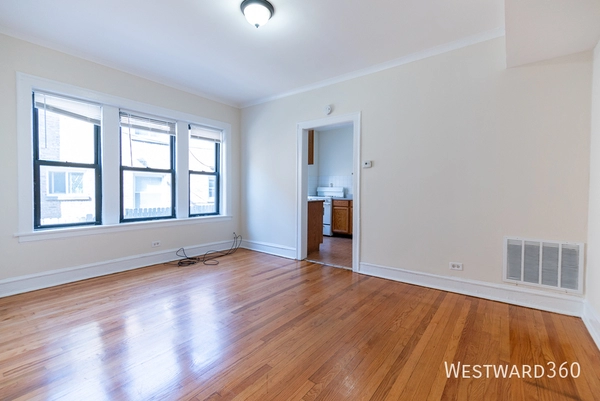 2 bedrooms apartment for rent in West Ridge - Far North Side, Chicago