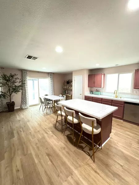 Coliving in Moreno Valley - Inland Empire, Los Angeles