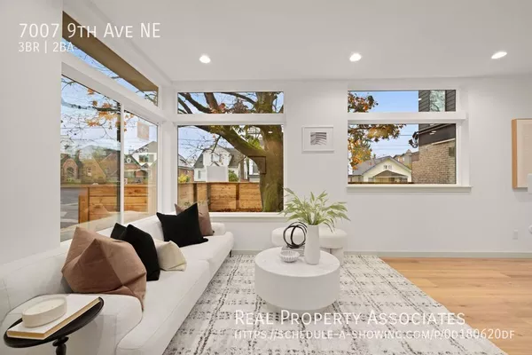 3 bedrooms apartment for rent in Green Lake - North Seattle, Seattle