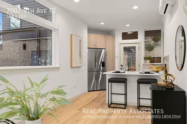 3 bedrooms apartment for rent in Green Lake - North Seattle, Seattle