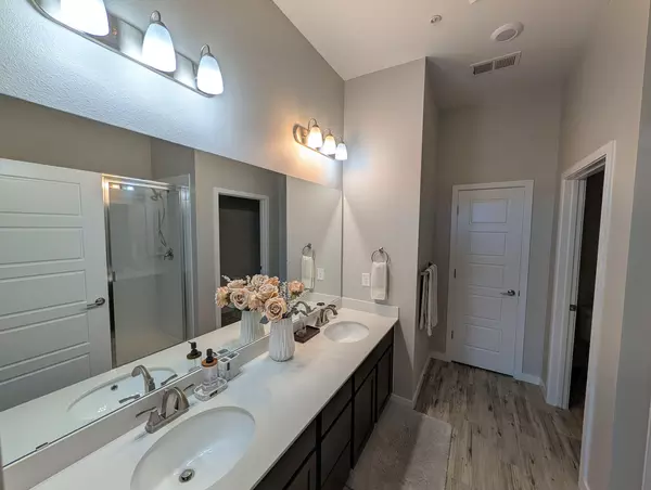 Coliving in Centennial - Outer Denver, Denver