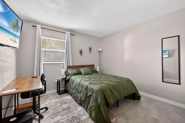 Coliving in Fort Myers Shores - Fort Myers, Fort Myers