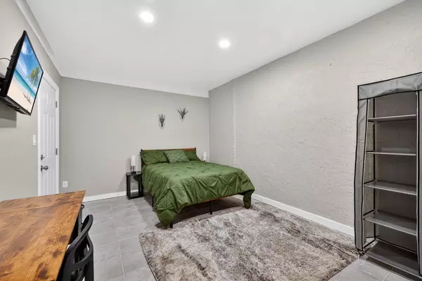 Coliving in Fort Myers Shores - Fort Myers, Fort Myers