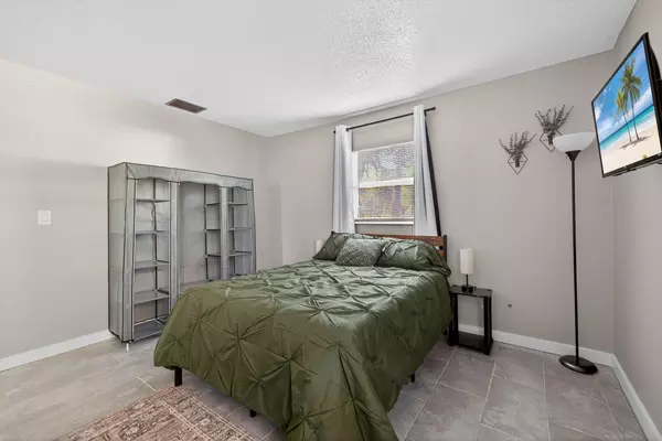 Coliving in Fort Myers Shores - Fort Myers, Fort Myers