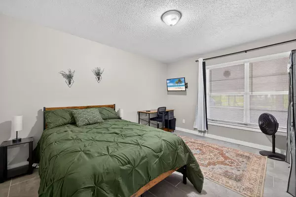 Coliving in Fort Myers Shores - Fort Myers, Fort Myers