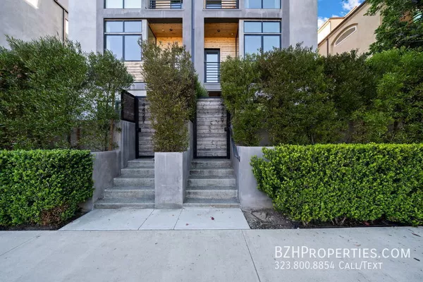 4 bedrooms apartment for rent in Valley Village - San Fernando Valley, Los Angeles