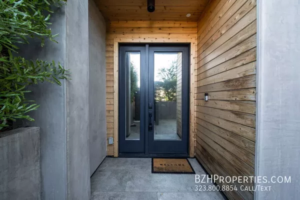 4 bedrooms apartment for rent in Valley Village - San Fernando Valley, Los Angeles