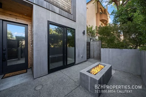 4 bedrooms apartment for rent in Valley Village - San Fernando Valley, Los Angeles