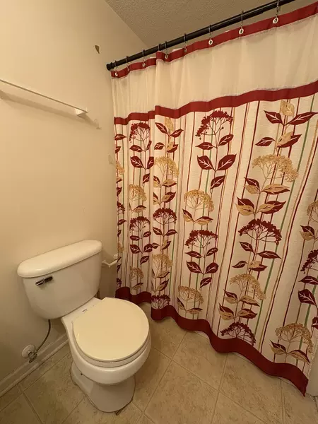 Coliving in Red Bridge - KCMO, Kansas City