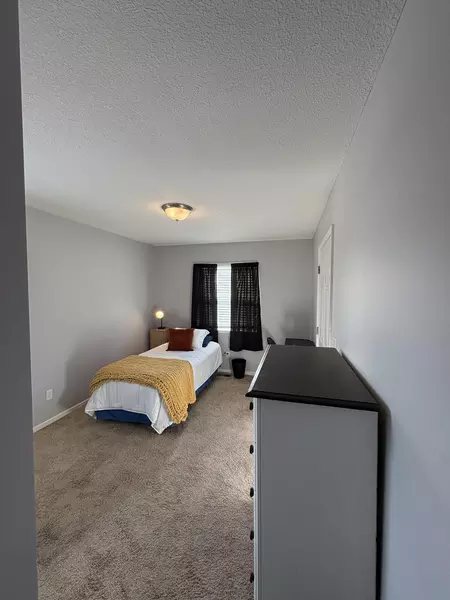 Coliving in Red Bridge - KCMO, Kansas City