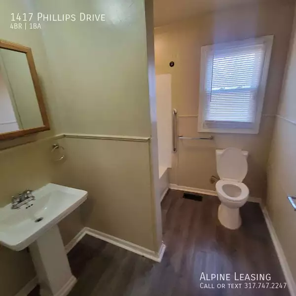 4 bedrooms apartment for rent in Stout Field - West Indy, Indianapolis