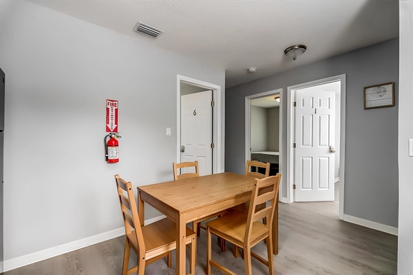 Coliving in Live Oaks Square - East Tampa, Tampa