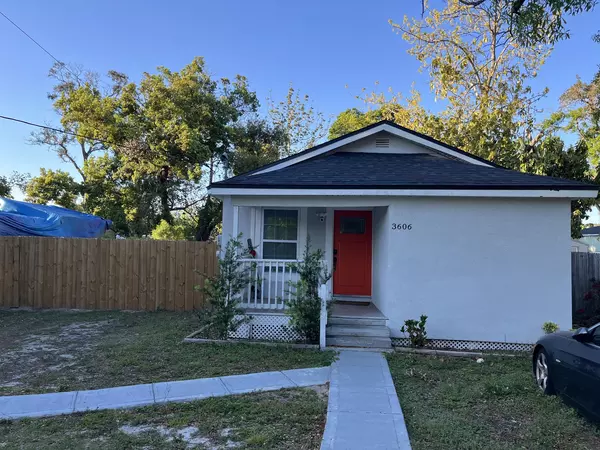 Coliving in Live Oaks Square - East Tampa, Tampa