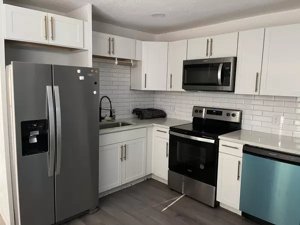 Coliving in Live Oaks Square - East Tampa, Tampa