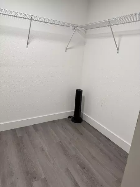 Coliving in Live Oaks Square - East Tampa, Tampa