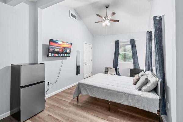 Coliving in Cedar Hills - Westside, Jacksonville
