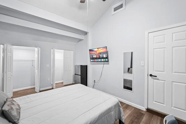 Coliving in Cedar Hills - Westside, Jacksonville