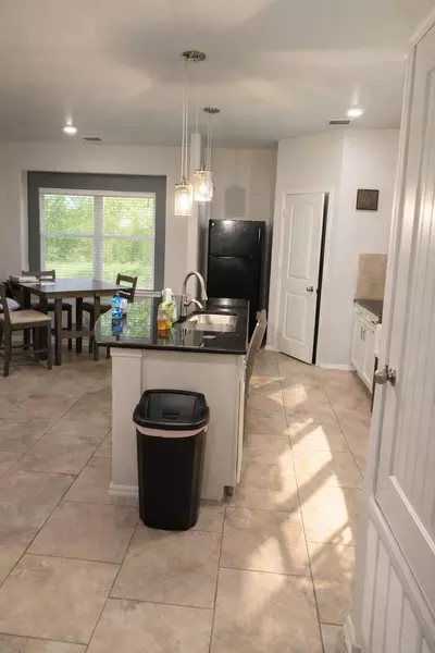 Coliving in Far West Side - West SATX, San Antonio