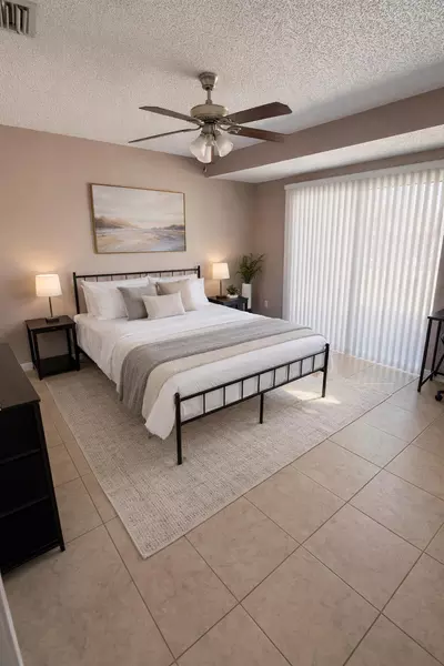 Coliving in Pinellas Park - Clearwater-St. Petersburg, Tampa