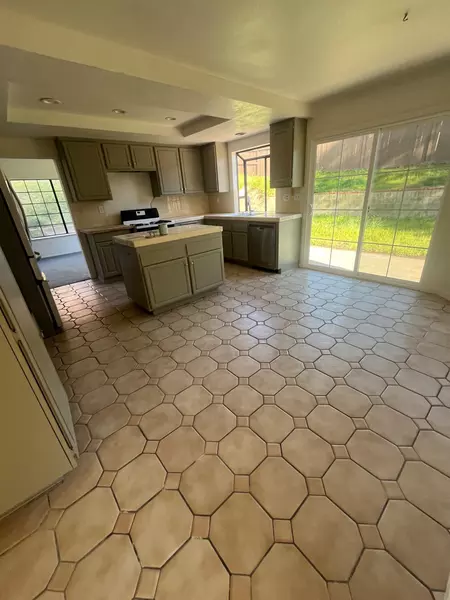 Coliving in Moreno Valley - Inland Empire, Los Angeles