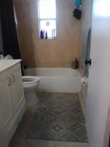 Coliving in Cedar Hills - Westside, Jacksonville