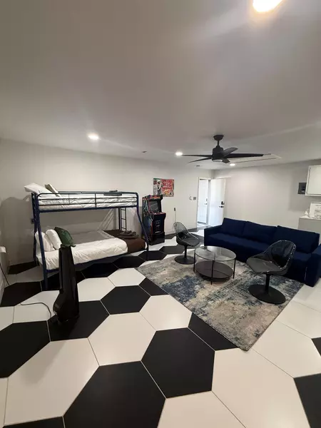 Coliving in Garrison Park - South Austin, Austin