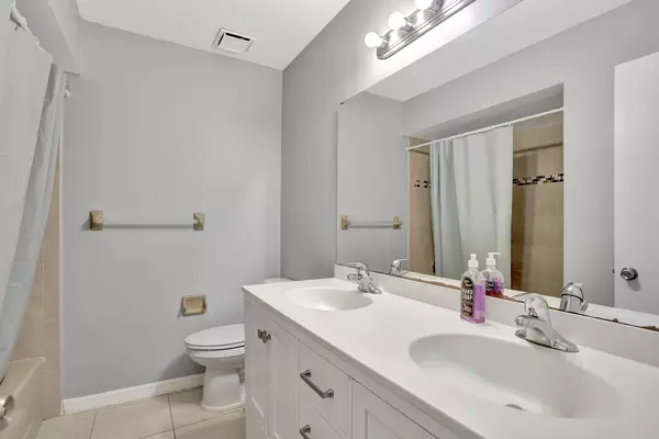 Coliving in Cocoa - Outer Orlando, Orlando