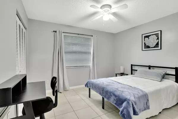 Coliving in Cocoa - Outer Orlando, Orlando