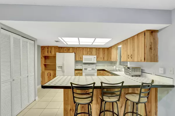 Coliving in Cocoa - Outer Orlando, Orlando