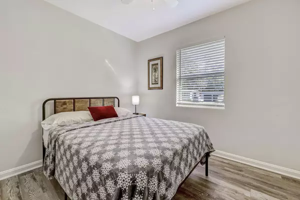 Coliving in Cedar Hills - Westside, Jacksonville