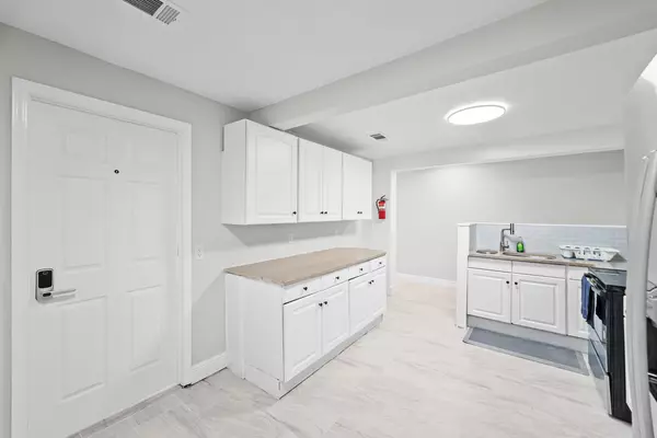 Coliving in College Park JAX - Northside, Jacksonville