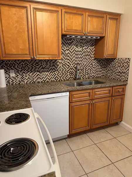 Coliving in Shore Acres - Clearwater-St. Petersburg, Tampa