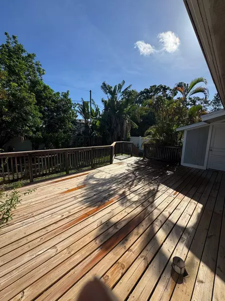 Coliving in Shore Acres - Clearwater-St. Petersburg, Tampa