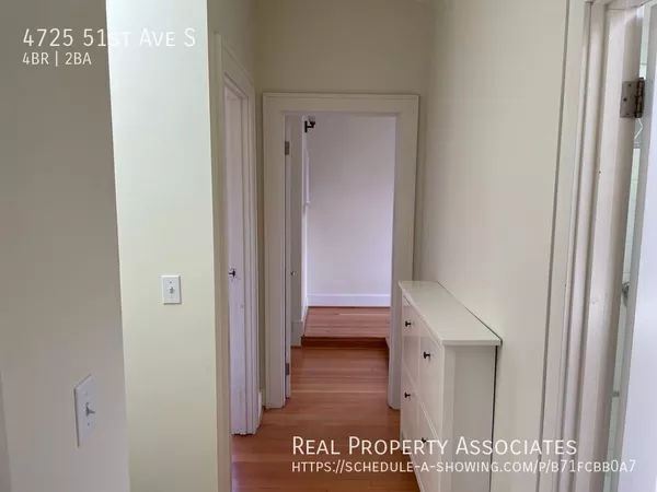4 bedrooms apartment for rent in Seward Park - SE Seattle, Seattle