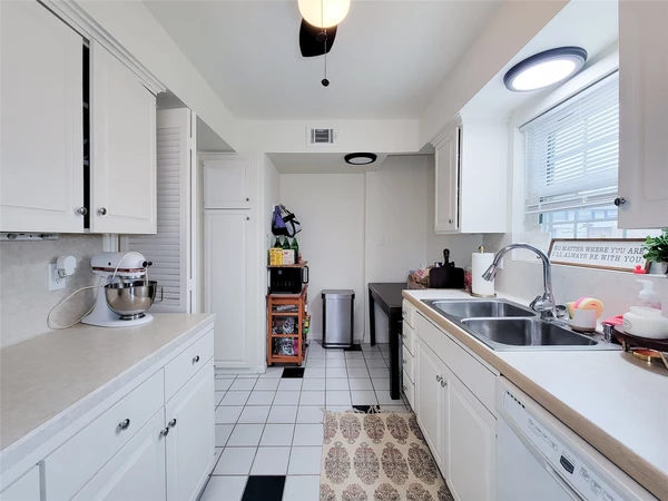 2 bedrooms apartment for rent in Woodlake/ Briar Meadow - West Houston, Houston