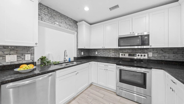 Coliving in Forest Hills Tampa - North Tampa, Tampa